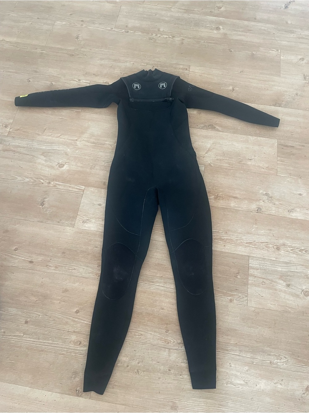 Matuse women’s d’arc 4/3 full suit size 10